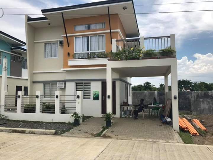 4 Bedrooms, Pine Deluxe Model for Sale at Emerald Estates in Oton, Iloilo