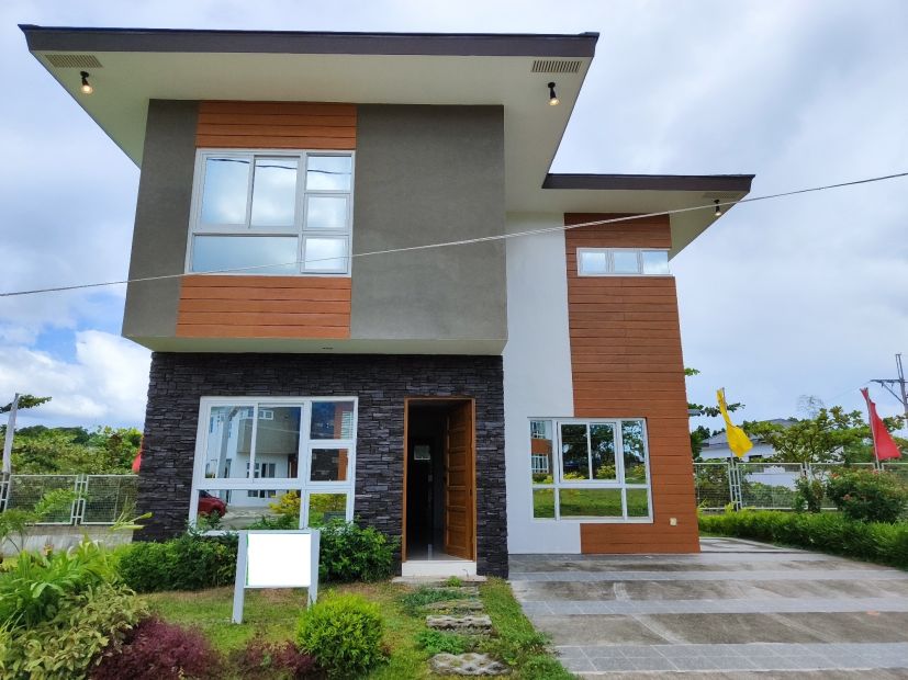 Loma De Gato Marilao Bulacan For Sale House And Lot 5 Bedrooms near MRT ...