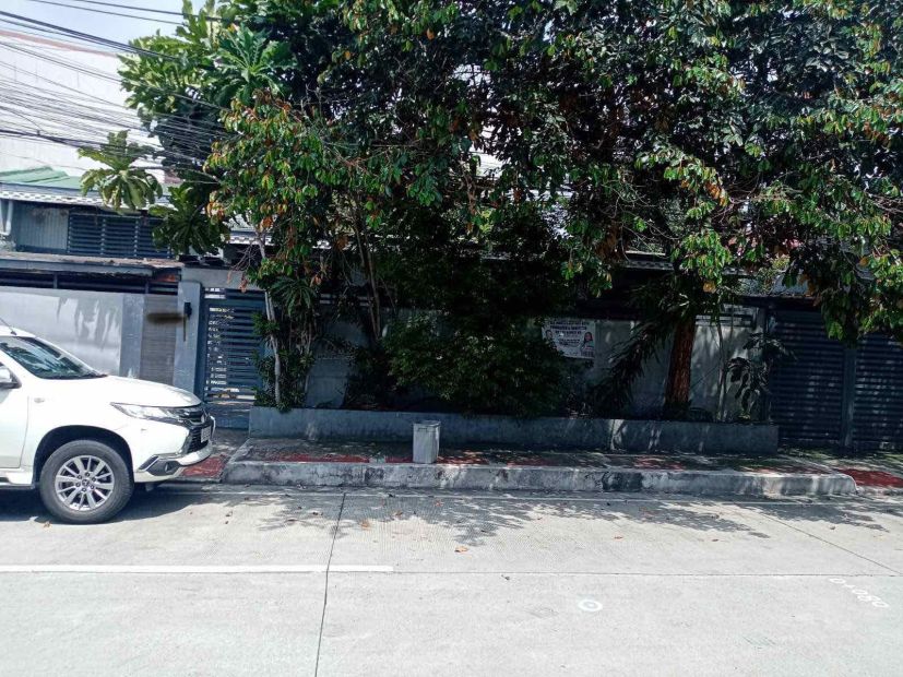 House and Lot in Sikatuna Village