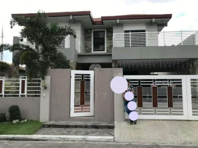 For Sale Two-storey House With Pool Near Clark And Rockwell Nepo 