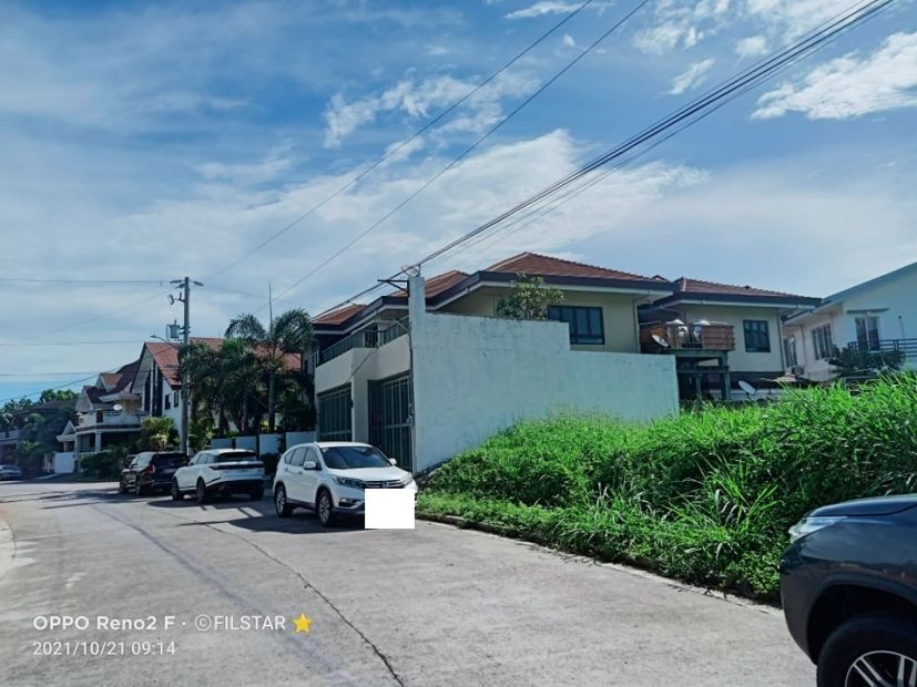 465 sqm lot at Las Villas De Manila Binan laguna beside Southwood exit