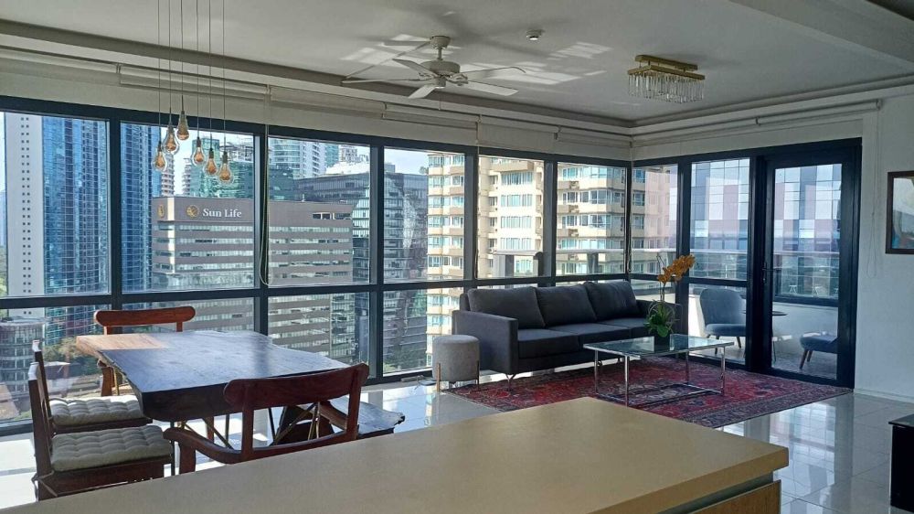 2BR FOR RENT IN ARYA RESIDENCES BGC - TOWER 1