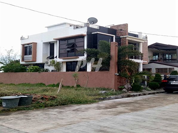 Modern Single Detached House in Cavite near Molino Doctors Hospital. PH800