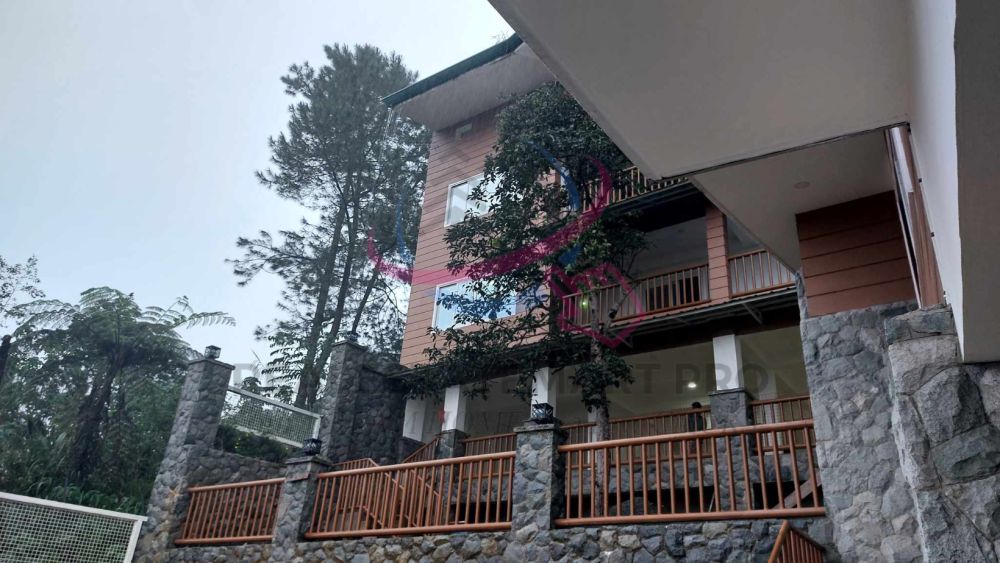 For Sale Cabin-Inspired House with Breathtaking Mountain View, Itogon