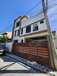 3 Storey Semi Furnished House in Parañaque City | For Sale