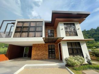 4BR House & Lot FOR SALE in Twin Lakes De Jardin Tagaytay Batangas