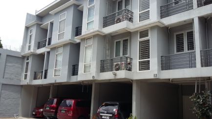 Pina Santol Subd, Sta. Mesa Manila Compound Townhouse for sale