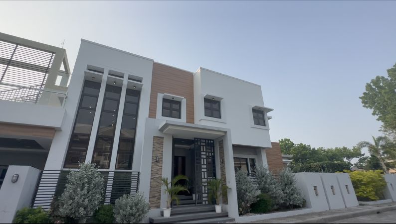 Modern House For Sale in Hacienda Royale Exclusive Subdivision, San Fernando