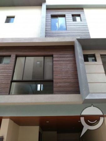 For sale Compound Type Townhouse in New Manila 3BR plus Maid's Room