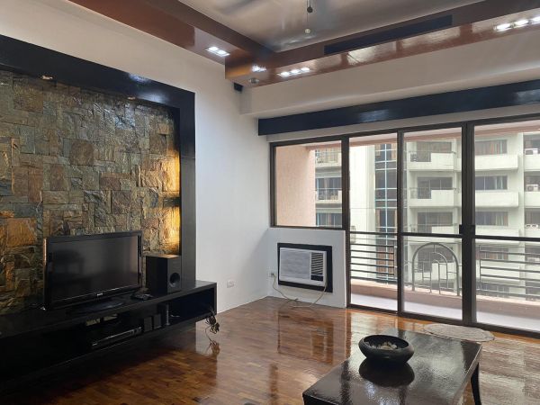 2 BR condo unit with balcony and parking in Salcedo Village, Makati