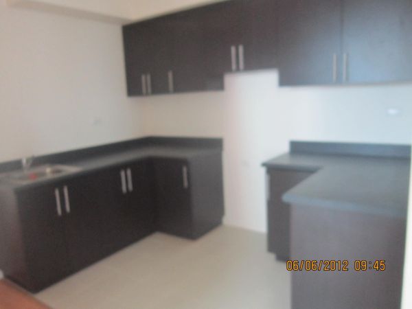 4 bedroom condo unit with 2 parking slot for sale in pasong tamo, makati city