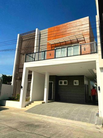 For Rent House and Lot in Cuayan, Angeles at The Enclave Subdivision-5 Bedroom