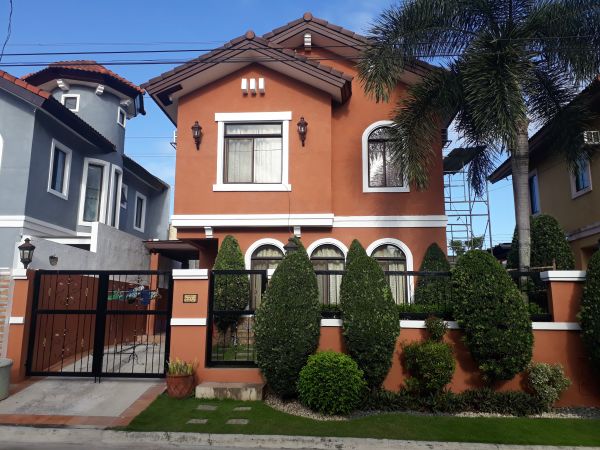 Valenza Crown Asia 3br house for Rent in Santo Domingo, Sta. Rosa