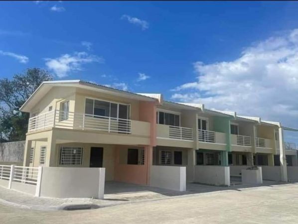 For Sale: 3 Bedroom Townhouse in Neuville Townhomes, Tanza, Cavite