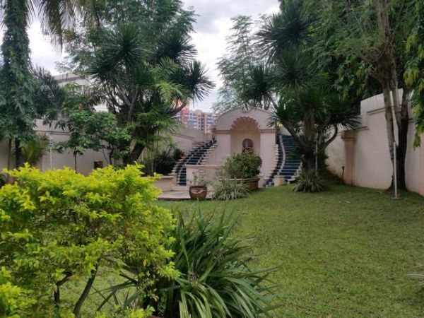 Corinthian Gardens House and Lot For Sale