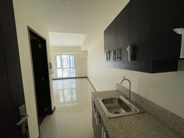 Axis Residences I 24 sqm, Studio Condo Unit For Sale in Mandaluyong City