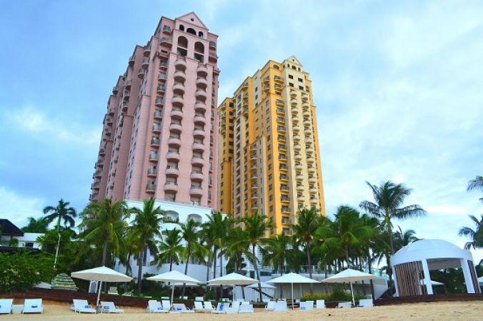 Beautiful Condo by the Sea, within a 5-Star Resort Property
