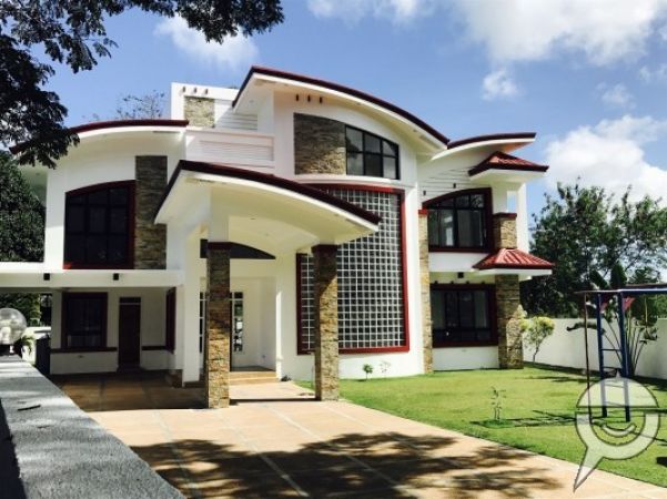 5 BR Residential House in The Orchard Golf and Residential Estate