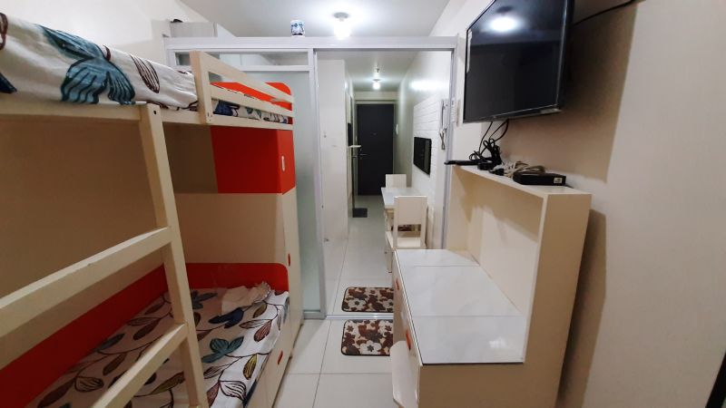 1 studio type unit beside La Salle Taft for rent at Php 15,000/month