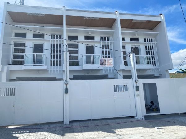 Affordable House with Modern Design Triplex House and Lot in Pilar Village