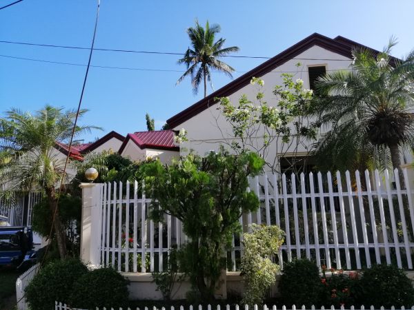 House and Lot with Pool at Brgy Del Remedio, San Pablo, Laguna