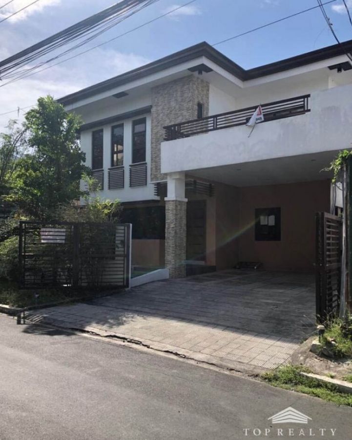 5 Bedrooms House and lot For Rent in Merville, Parañaque City