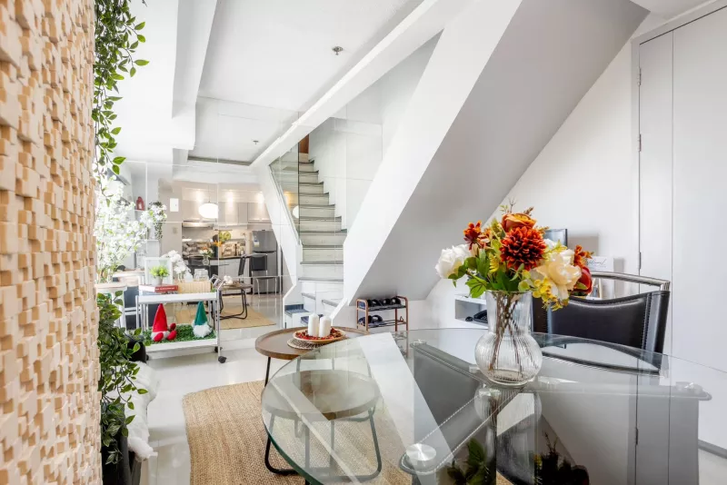 FOR RENT: 2BR Loft in Fort Victoria ,BGC