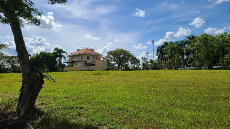For Sale: 5 Bedrooms House in Ranchos Palos Verdes Golf and Country Club, Davao