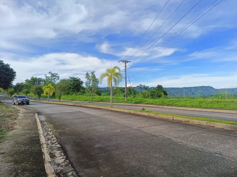 Splendido Tagaytay Lot for sale Very nice view of Taal Lake
