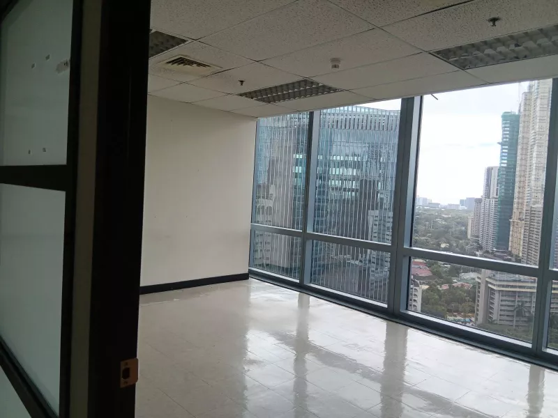 600 SQM OFFICE SPACE FOR LEASE IN MAKATI CITY