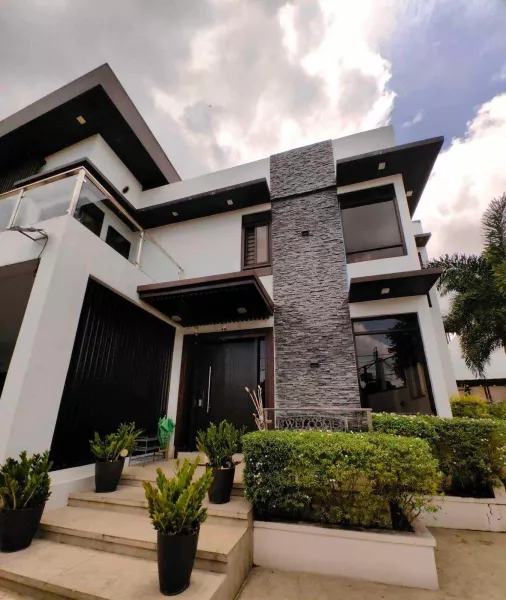 7 Bedroom Modern House and Lot for Sale, BF