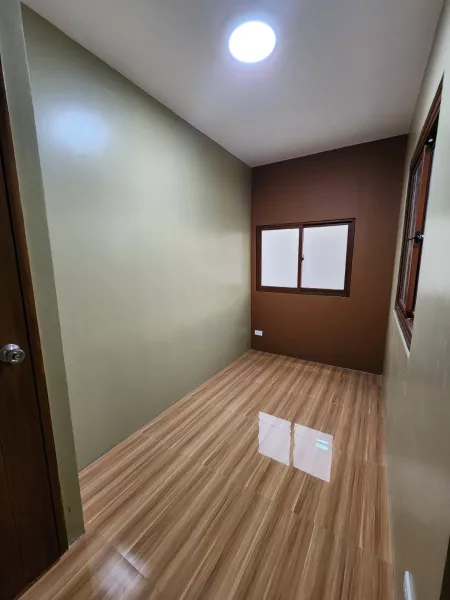 ADORABLE NEW HOUSE IN THE HEART OF AMENITIES FLOOD FREE