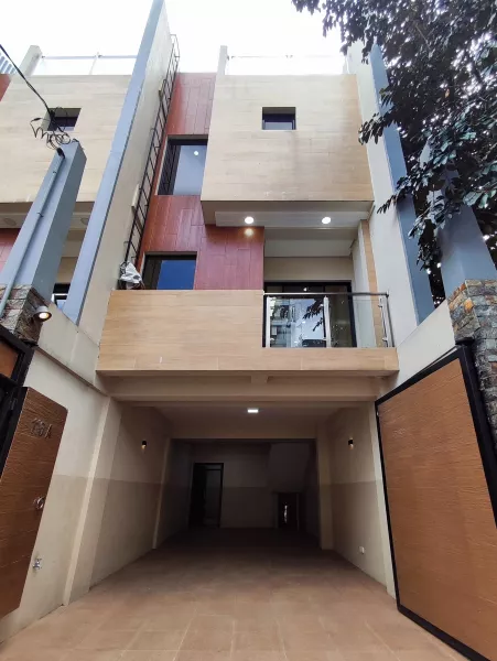 3 Bedroom Townhouse in Kamuning Quezon City with 2 CG For Sale 17.5M - LC