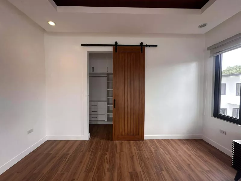 SALE OF A MODERN CONTEMPORARY HOME IN A HIGH END SUBDIVISION in AMSIC AC