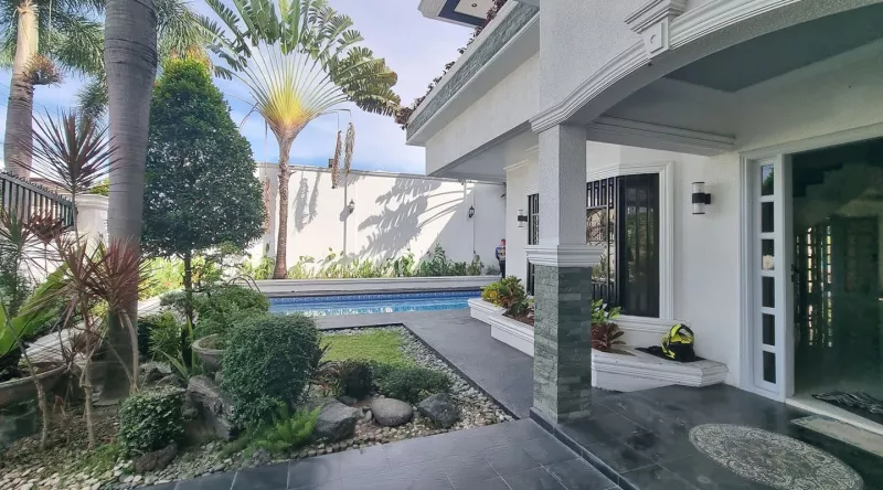 Newly Renovated Two Storey House and Lot for rent with 4 br and pool in Hensonvi