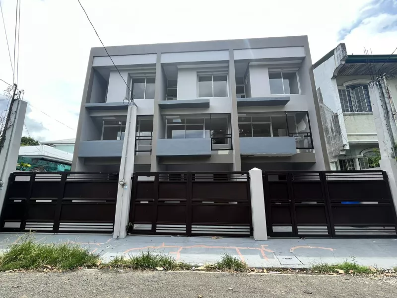 brand new 3 storey townhouse in Pilar Village Las Pinas City