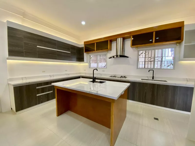 9 Bedroom Mansion House For RENT in Angeles City Pampanga