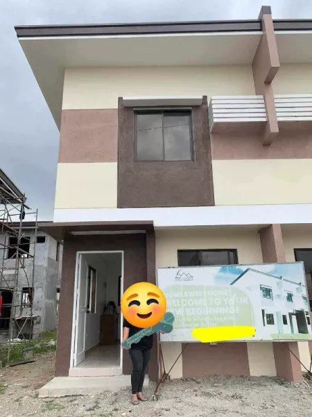 For Rent House and Lot with 2 Carpark inside safe community