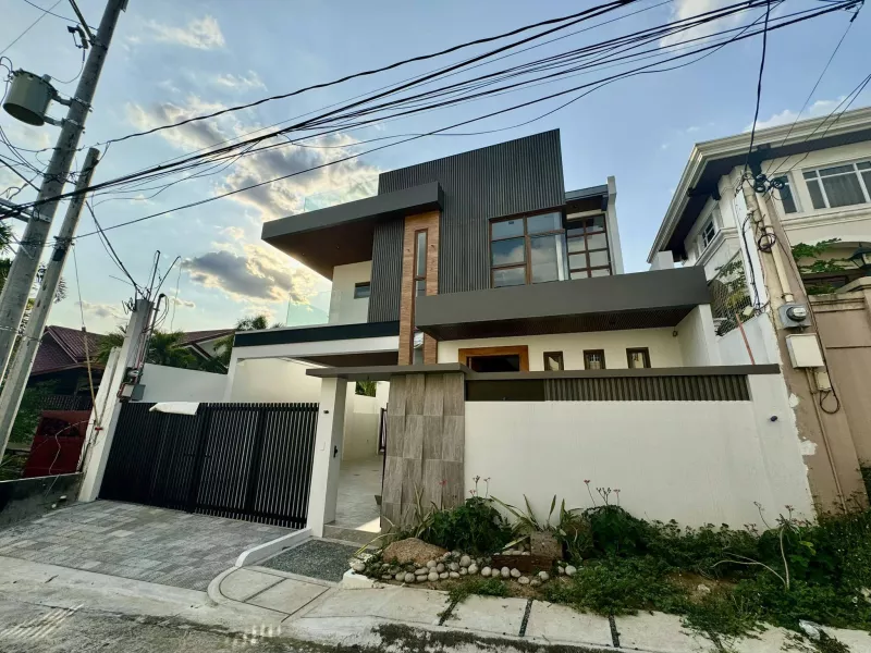 Fabulous house FOR SALE in Filinvest Batasan Hills QC -Keziah