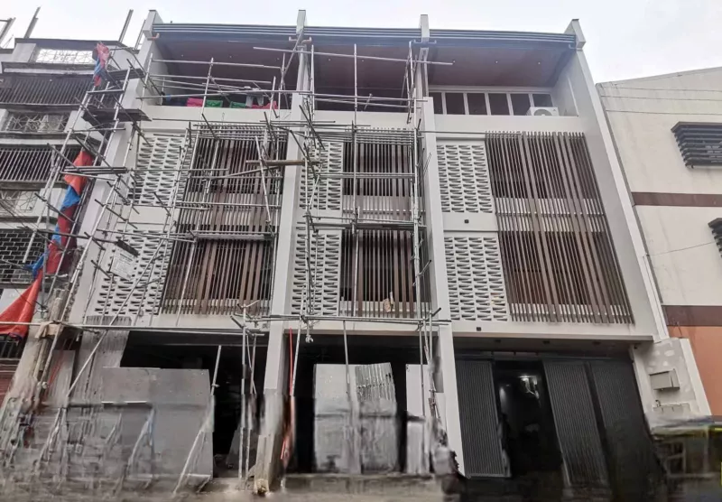 For Sale! La Loma Quezon City Townhouse with 4 Car Garage 29.8M -AJCP