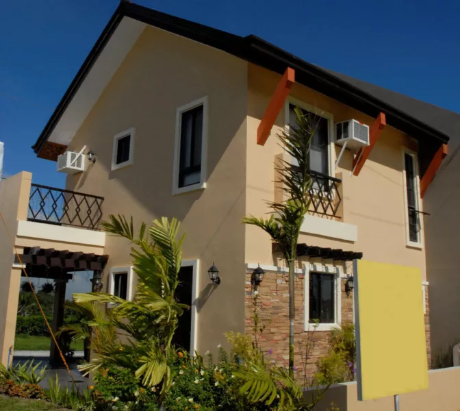 2 bedroom House and lot for sale in Silang nearby Tagaytay in a Golf Community