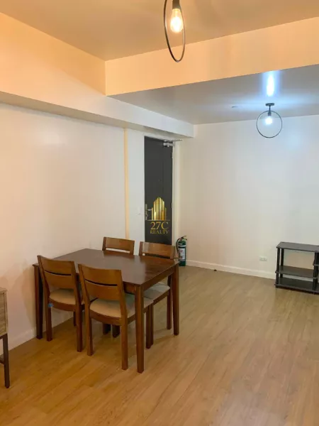 Rush Sale! 1BR Unit with Balcony for Sale in The Meranti at Two Serendra