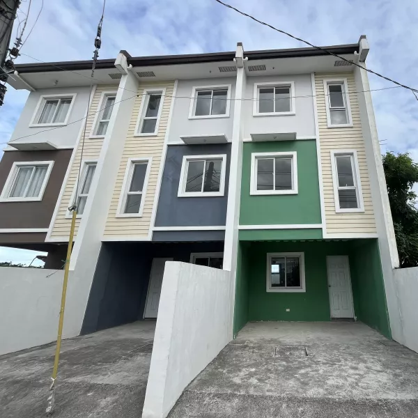 Three Storey Townhouse with Carport