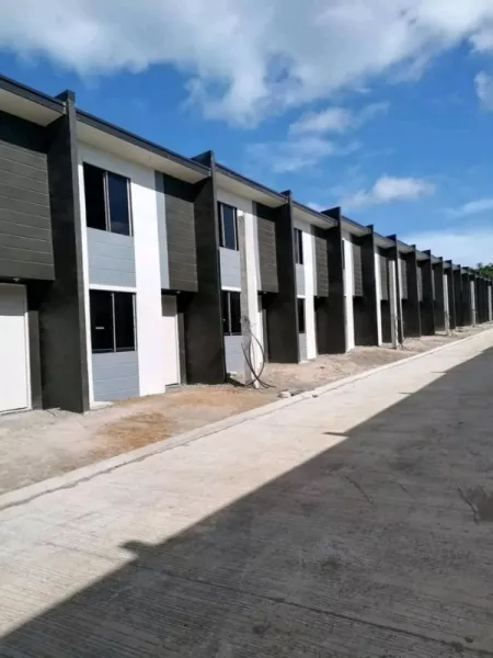 Pinakamurang townhouse sa Sa Laguna