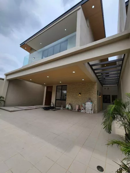 Luxurious 5-Bedroom House with Pool in Sto. Niño Village, Banilad, Cebu City