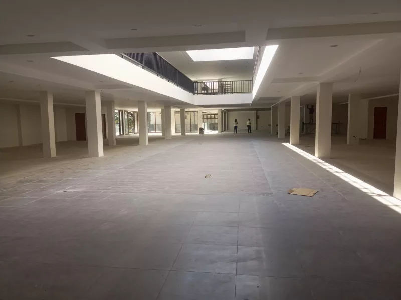 FO RENT!! Spacious 82 sqm Retail Space - Ideal for Business