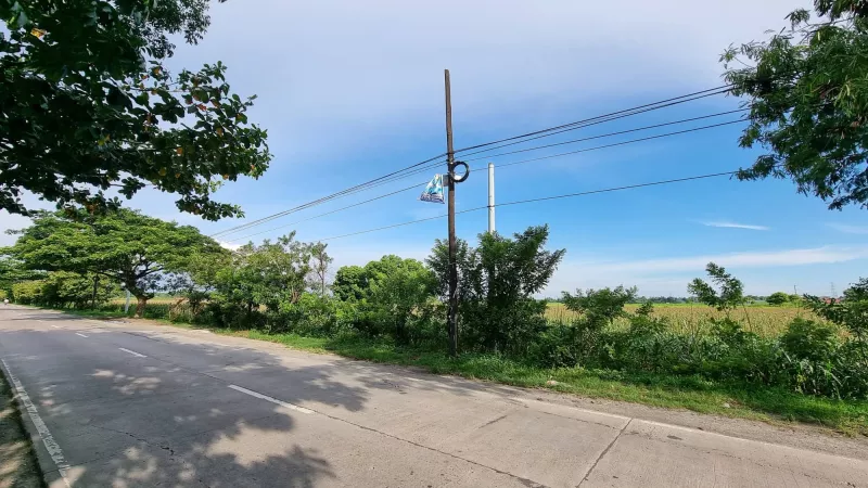 Up for sale is a commercial lot in Magalang-Arayat beside main road