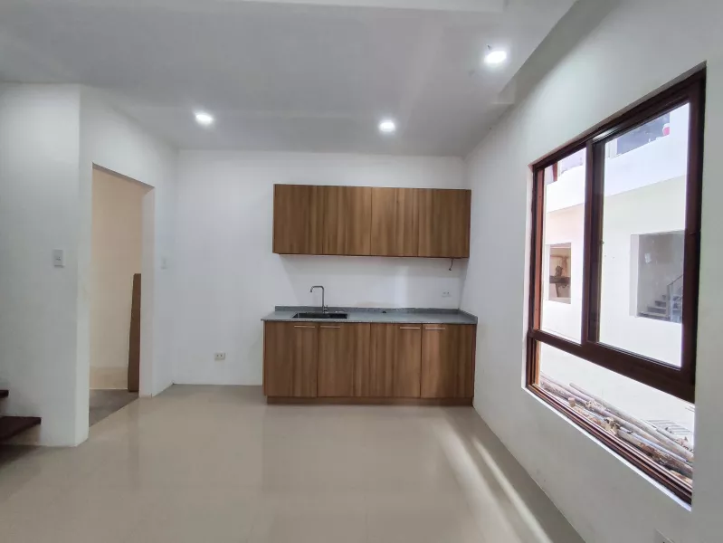 East Fairview Townhouse near Pearl Drive Commonwealth nr MRT 7, FCM SD