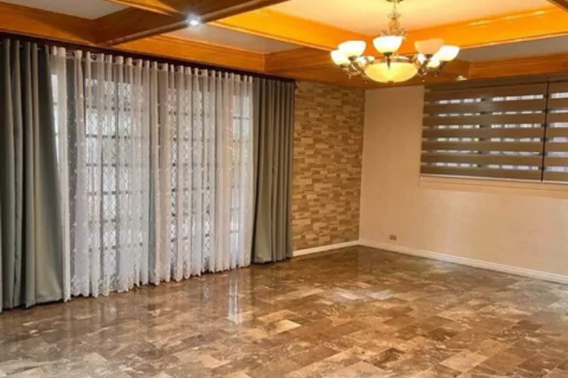 600 sqm Lot with 5 Big Bedrooms in Merville, Parañaque City