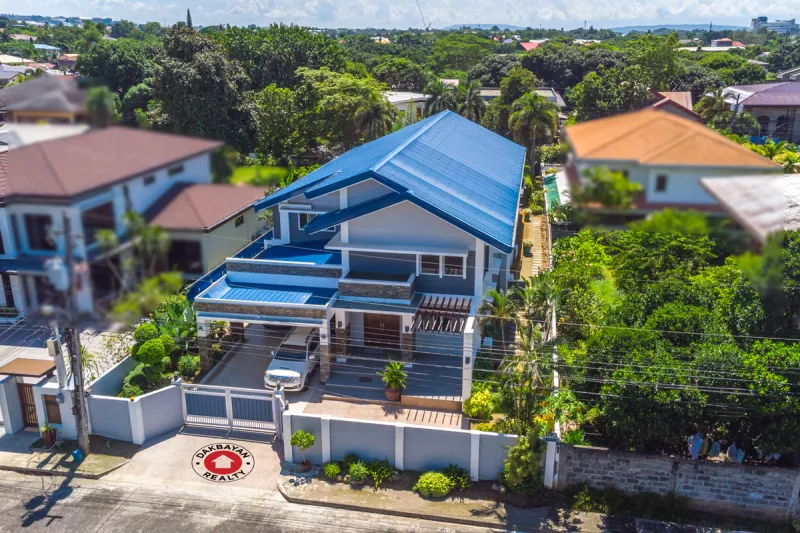 Beautiful 5 Beds | 5 Baths Luxury Residential Home For Sale in Insular Village